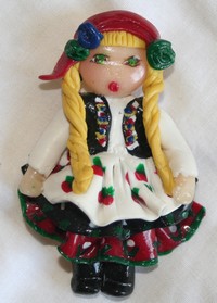 broche poupe miniature Grta